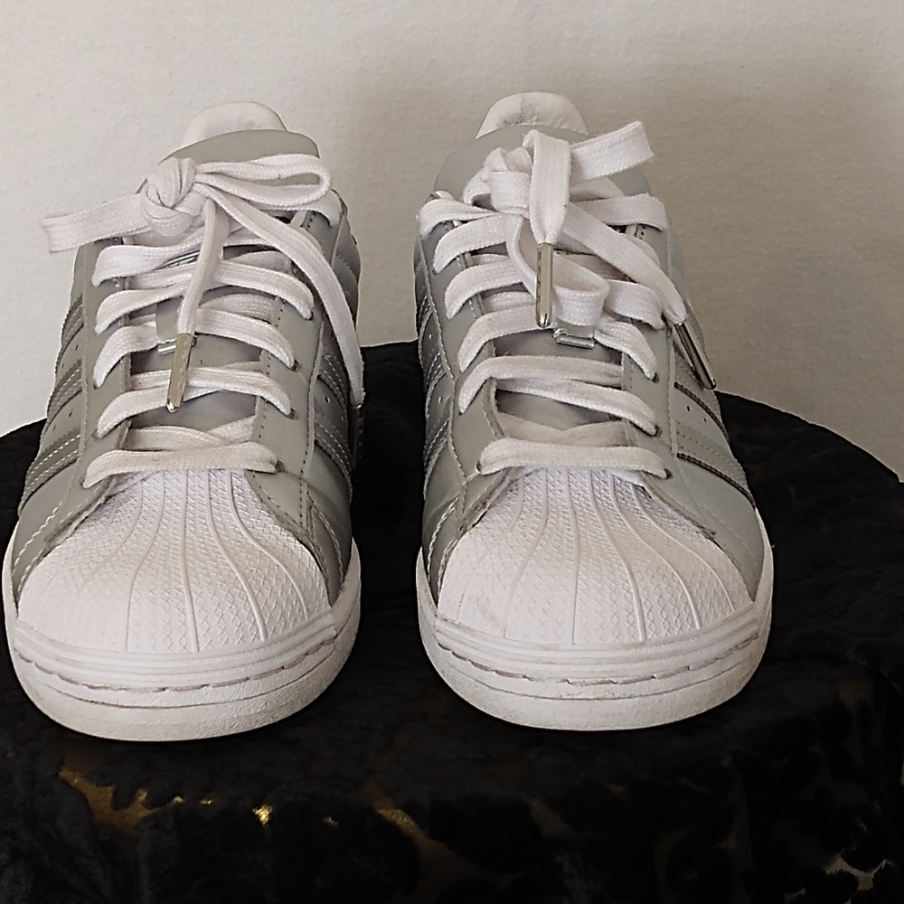 Adidas Sneakers